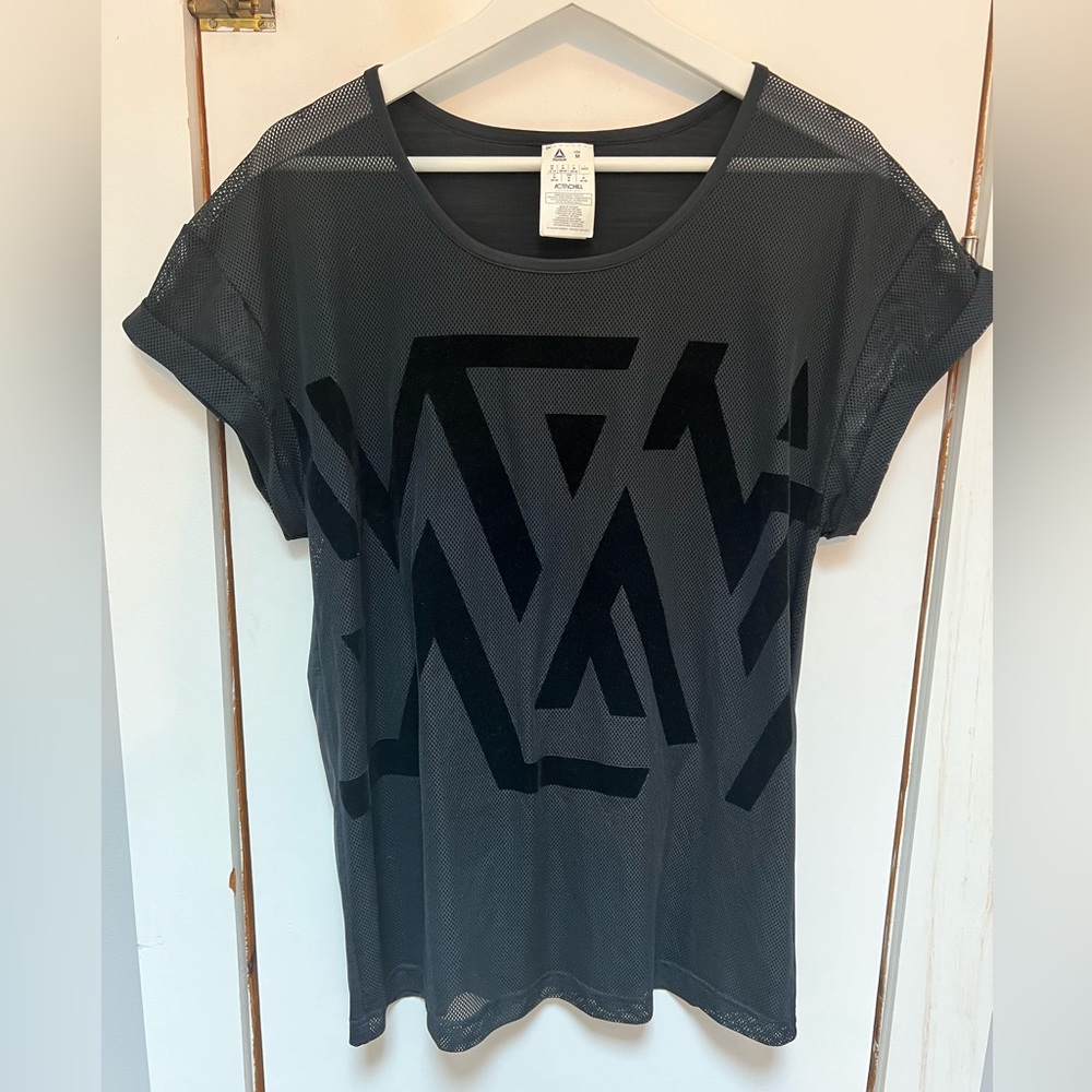 Reebok mesh athletic shirt Size M Black